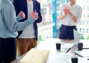 転勤先・異動先へのご挨拶にふさわしいギフトやマナーとは?