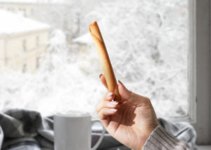 【文例も解説】寒中見舞いの基本マナー はがきや品物を贈る時のポイント