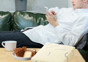 一人暮らしを始める男性に贈るおすすめの「引越し祝い」とは?