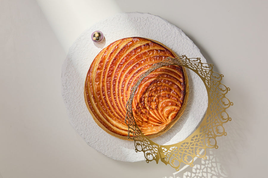 【UN GRAIN】新年を祝うフランスの伝統菓子で運試しを！ 「ガレット デ ロワ ナチュール」 12月1日(月)からご予約受付開始 ～今年は宅急便でのお届けも承ります～