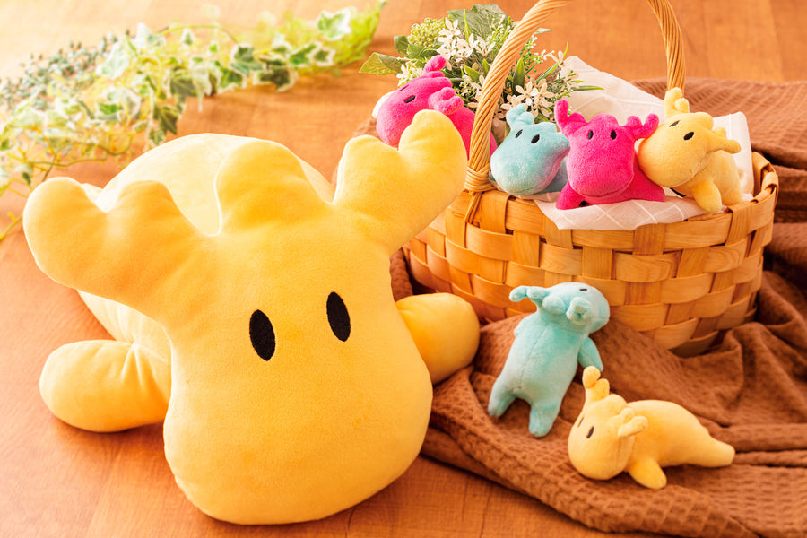 moz×ヨックモックオリジナルコラボ抱きまくら＆マスコット3種を7月30日(火)より発売