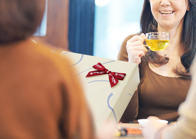 センスが光る友人への手土産選びのポイント&避けたいNGアイテム